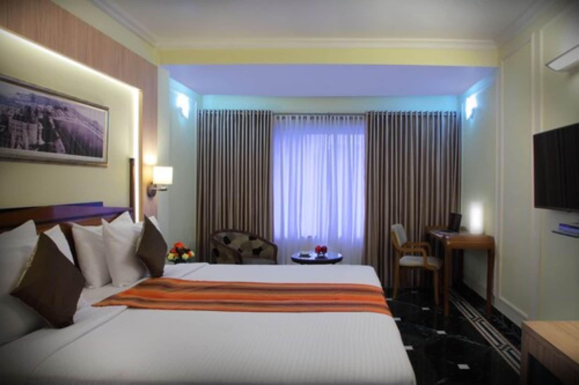 Hiltop Hotel Bombay Exterior foto