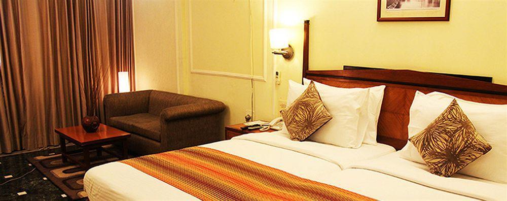 Hiltop Hotel Bombay Exterior foto