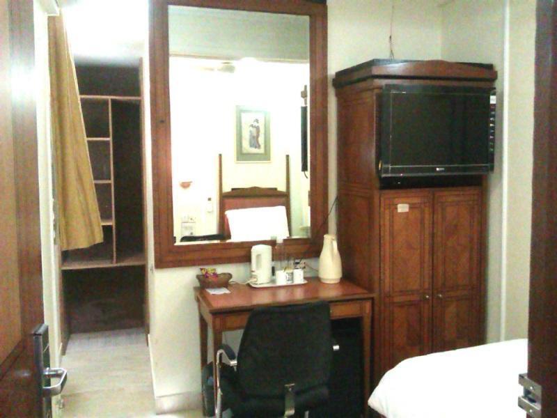 Hiltop Hotel Bombay Exterior foto