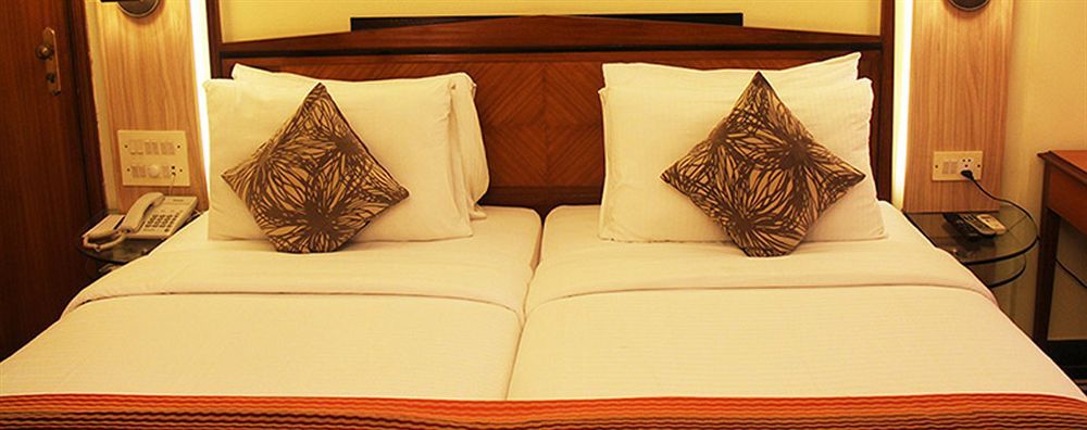 Hiltop Hotel Bombay Exterior foto