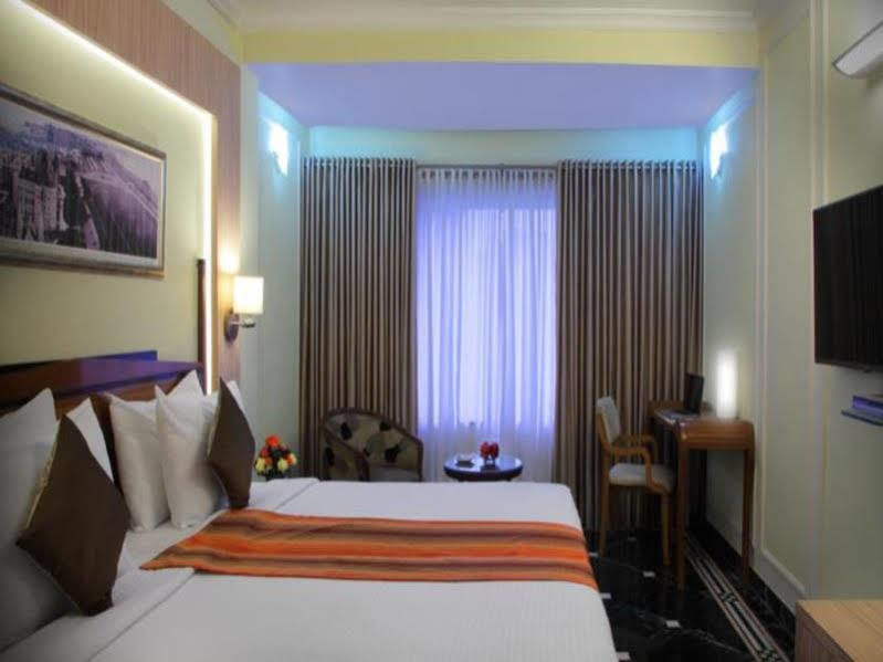 Hiltop Hotel Bombay Exterior foto